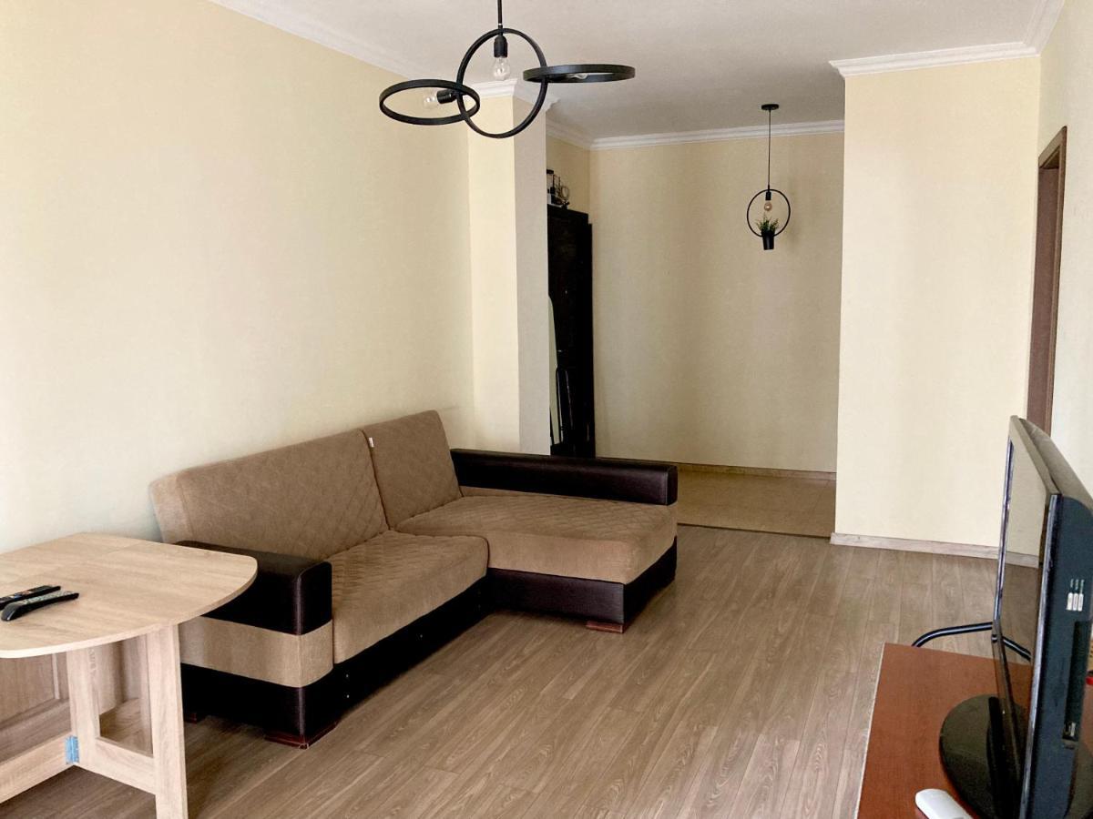 Big, Comfortable Apartment In Batumi Near The Sea מראה חיצוני תמונה