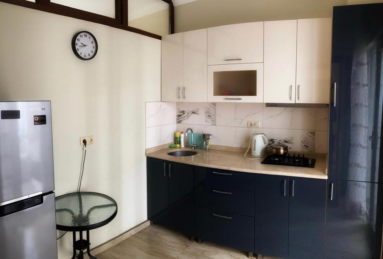 Big, Comfortable Apartment In Batumi Near The Sea מראה חיצוני תמונה